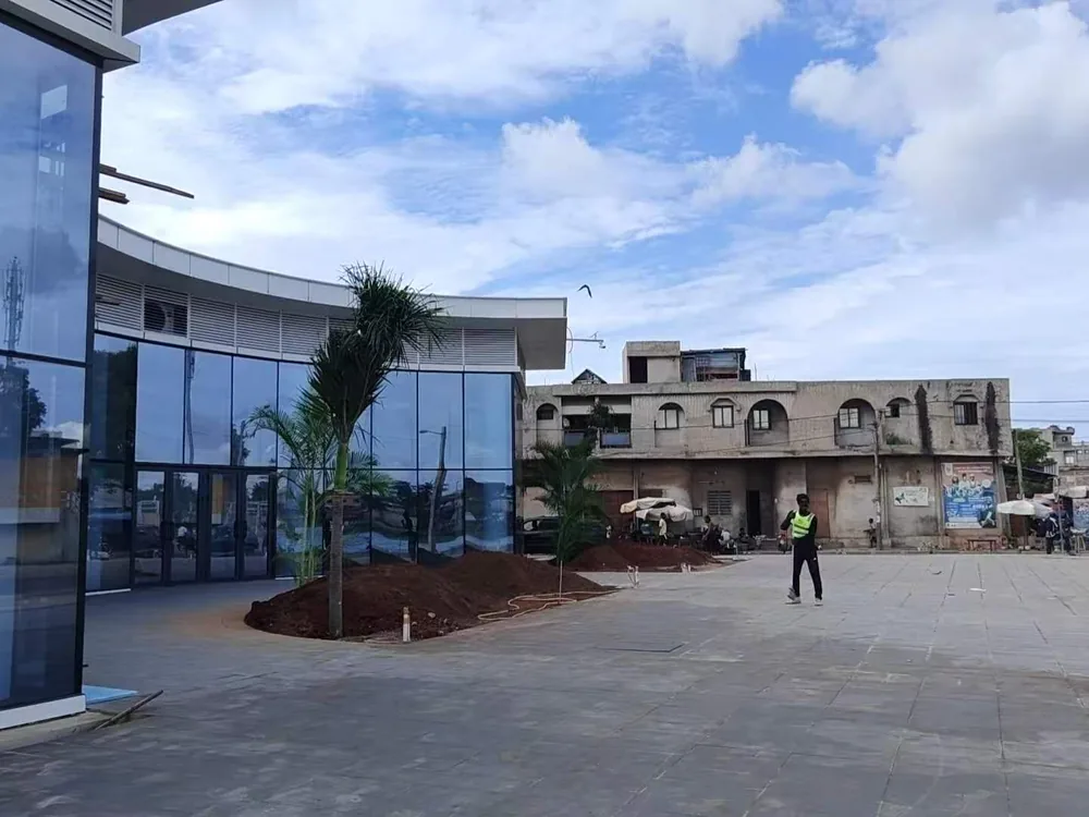 Glazed facade and entrance forecourt completed on site