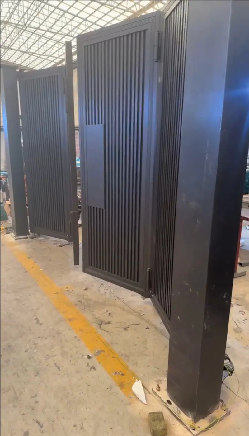 Main Gate - Finishing stage